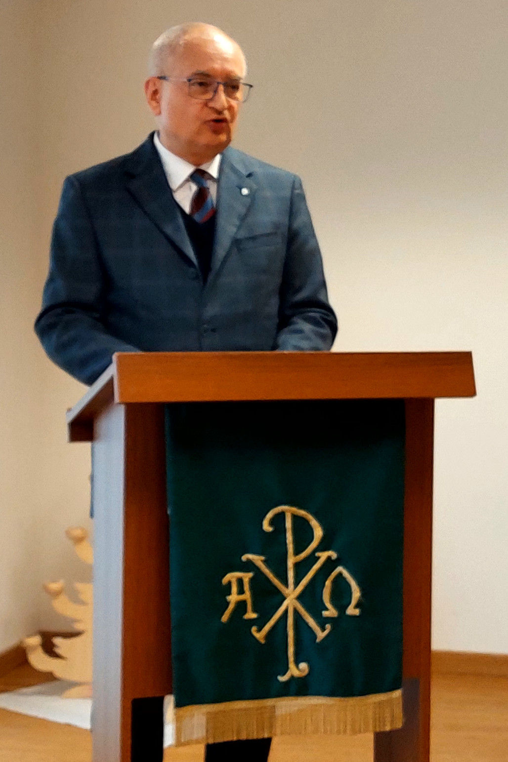 Michael Zippel bei einer Predigt